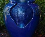 Teamson Home - Fontaine extérieure de jardin décoration chute d'eau cascade pot amphore bleu pompe éclairage led YG0036AZ-EU - Bleu 816780025726 YG0036AZ-EU