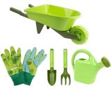 Kids In The Garden - Kit petit jardinier accessoires pour enfant en plastique Gants + petits outils + arrosoir + brouette vert - vert 3700866345426 KG215 + KG110 + KG207 + KG210